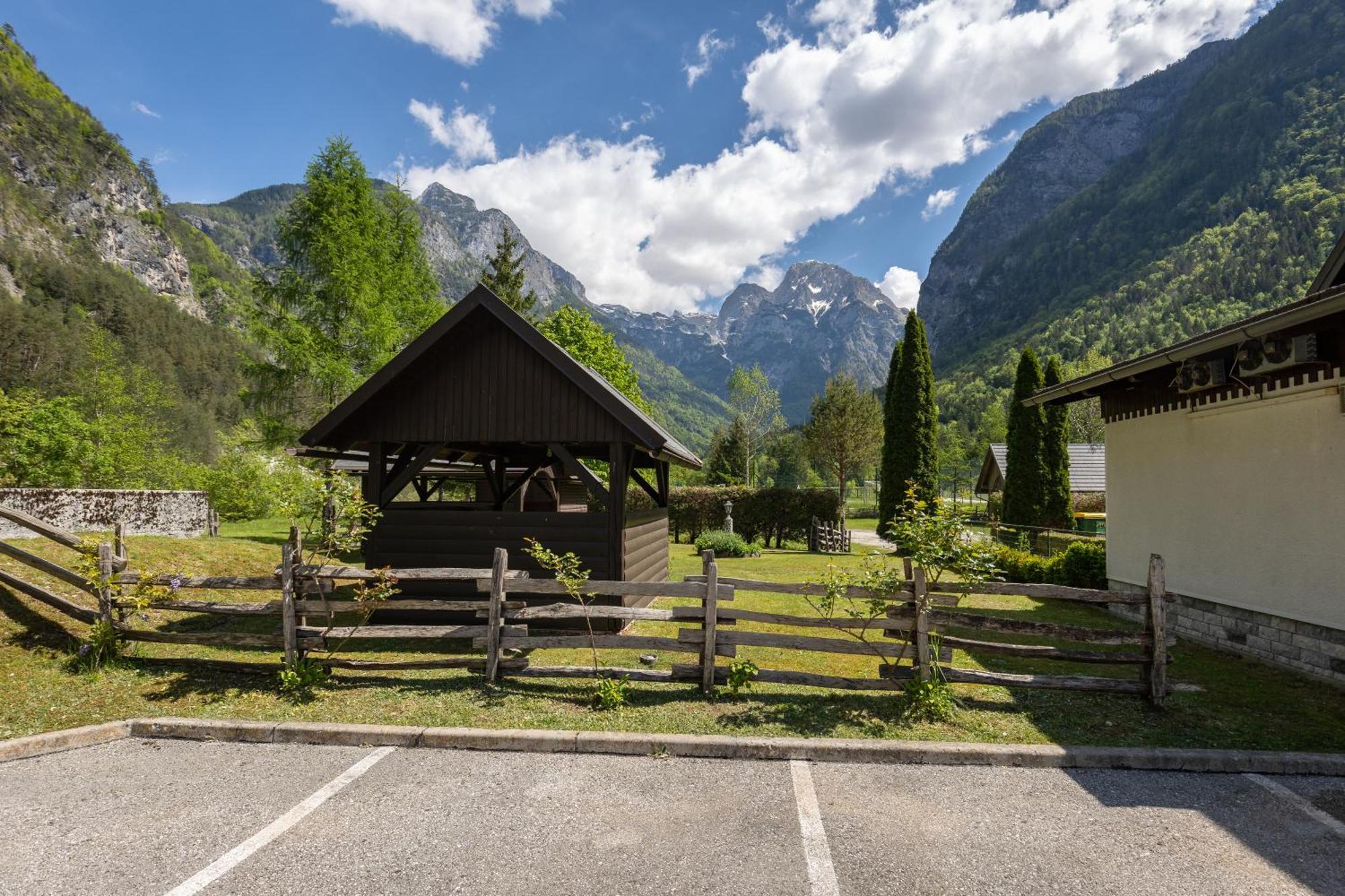 Metoja Appartement Soča Buitenkant foto
